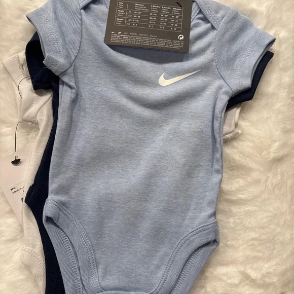 NWT Nike Baby Bodysuit 3 Piece Set | Infant- 3 months - Picture 4 of 7